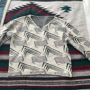 Black and white sweater, patterned, size M